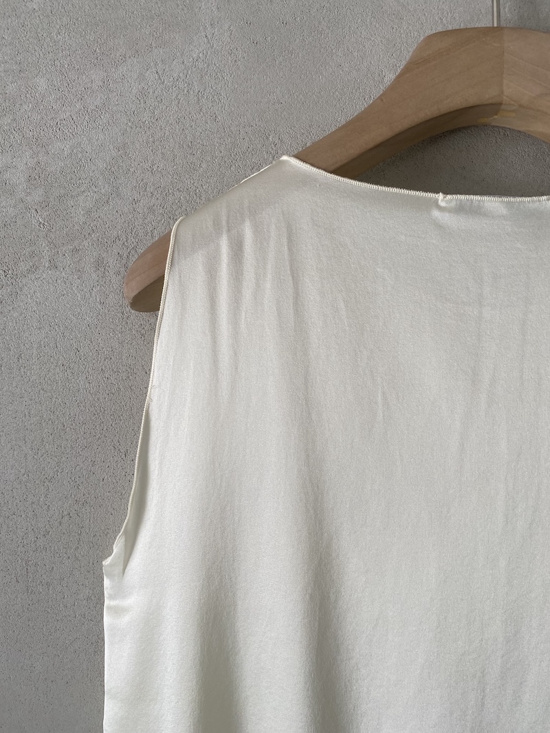 top bianco senza maniche in raso di seta elasticizzato Shirt C Zero