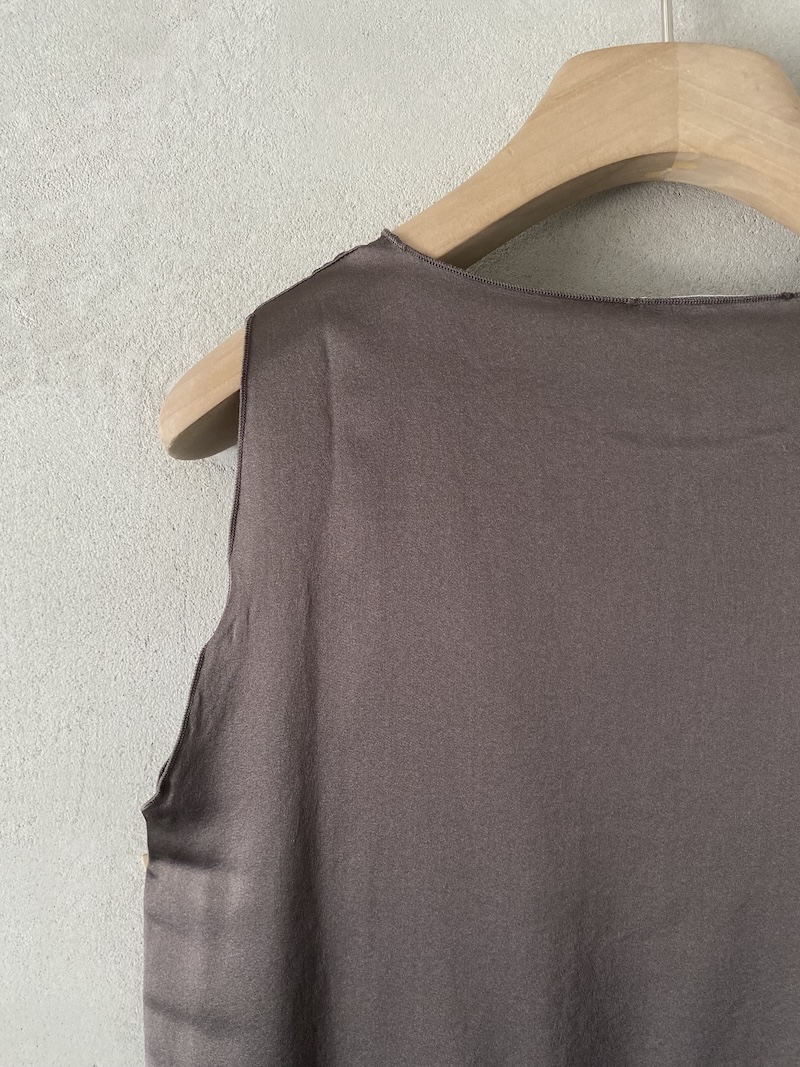 top marrone senza maniche in raso di seta elasticizzato Shirt C Zero