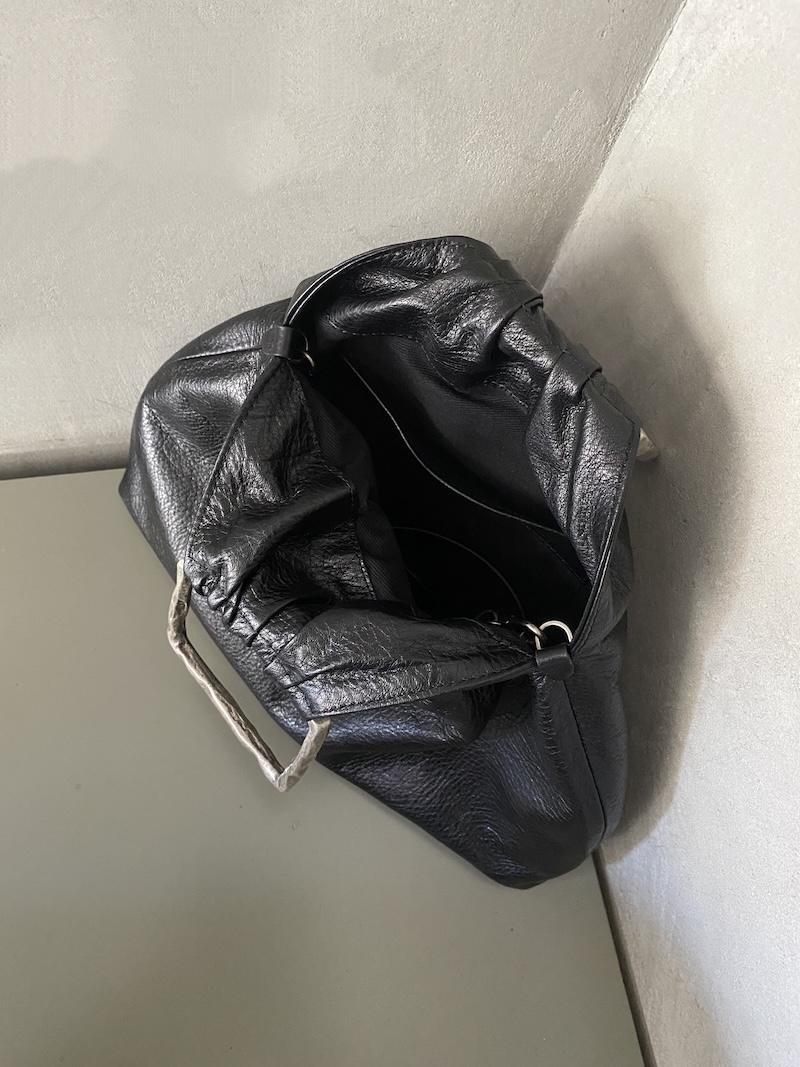 Borsa a mano in pelle nera con manici in zama argento invecchiato e tracolla - AUTENTICA504 4