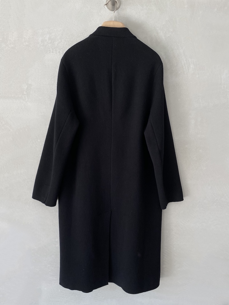 Cappotto nero oversize in maglieria di lana e cashmere Boboutic
