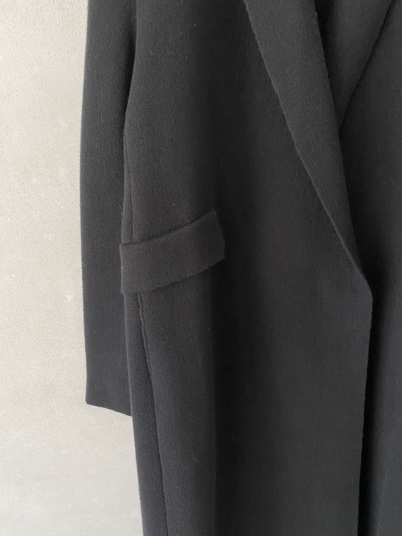 Cappotto nero oversize in maglieria di lana e cashmere Boboutic