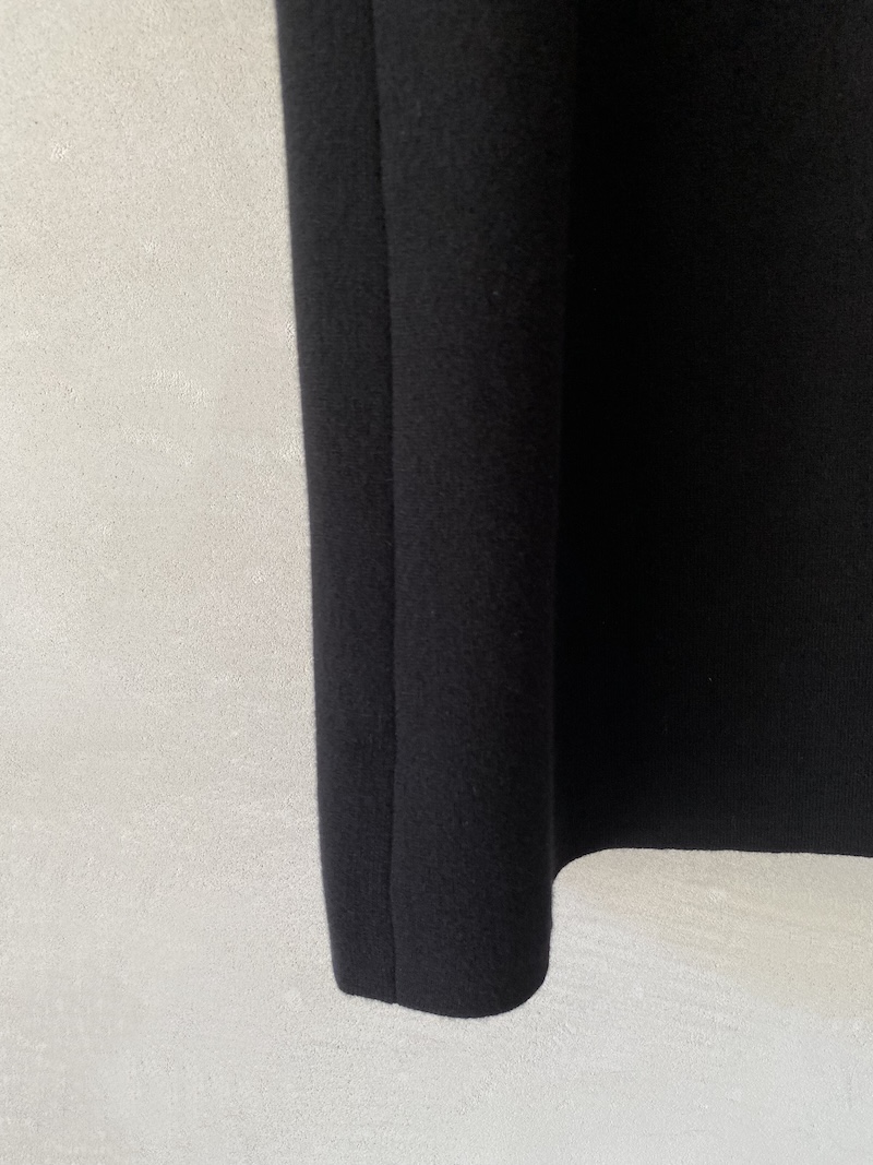 Cappotto nero oversize in maglieria di lana e cashmere Boboutic