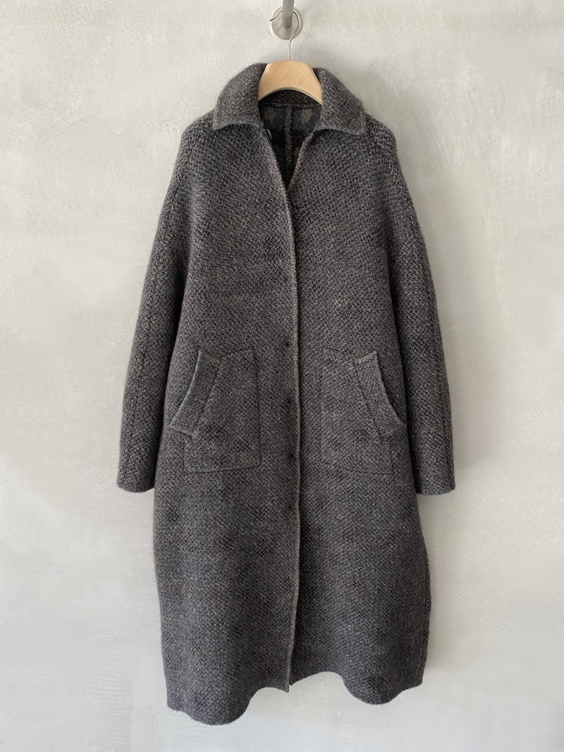 Cappotto reversibile grigio oversize in maglieria Boboutic