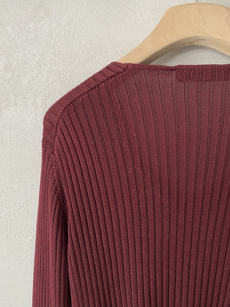Maglia bordeaux in seta a coste verticali con scollo a V Marina Lari