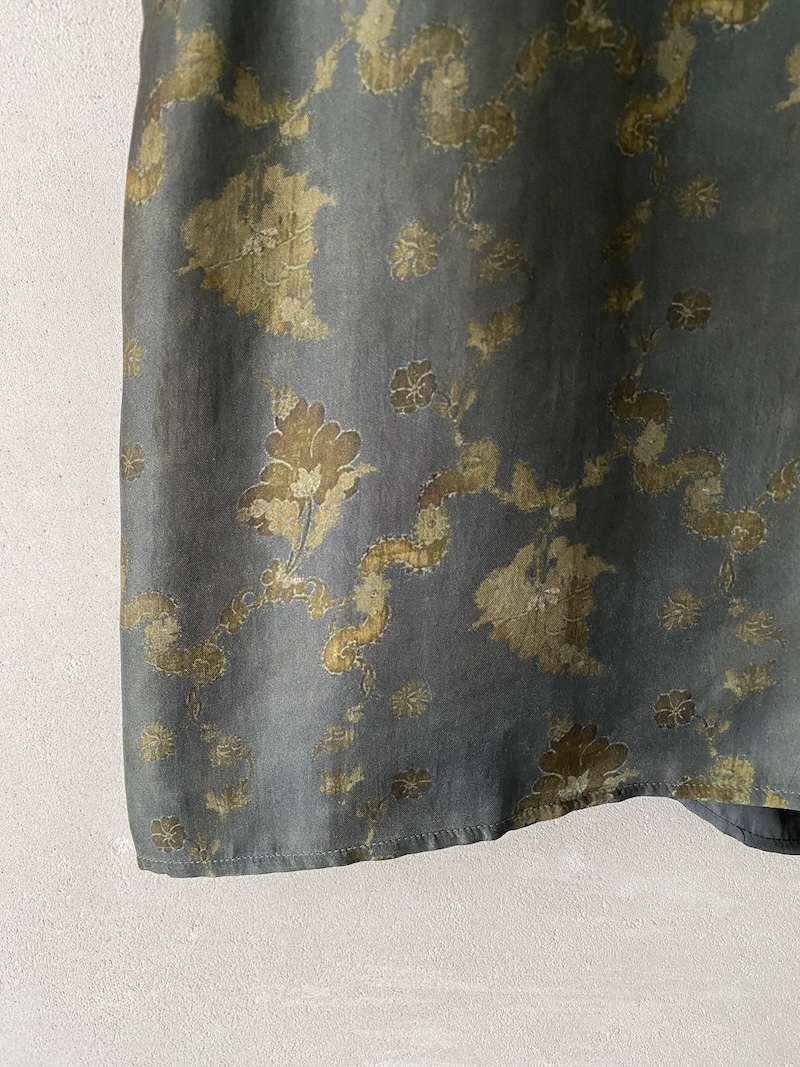 Top boxy in seta con motivo floreale e apertura a goccia colore Ottavio - APUNTOB 1