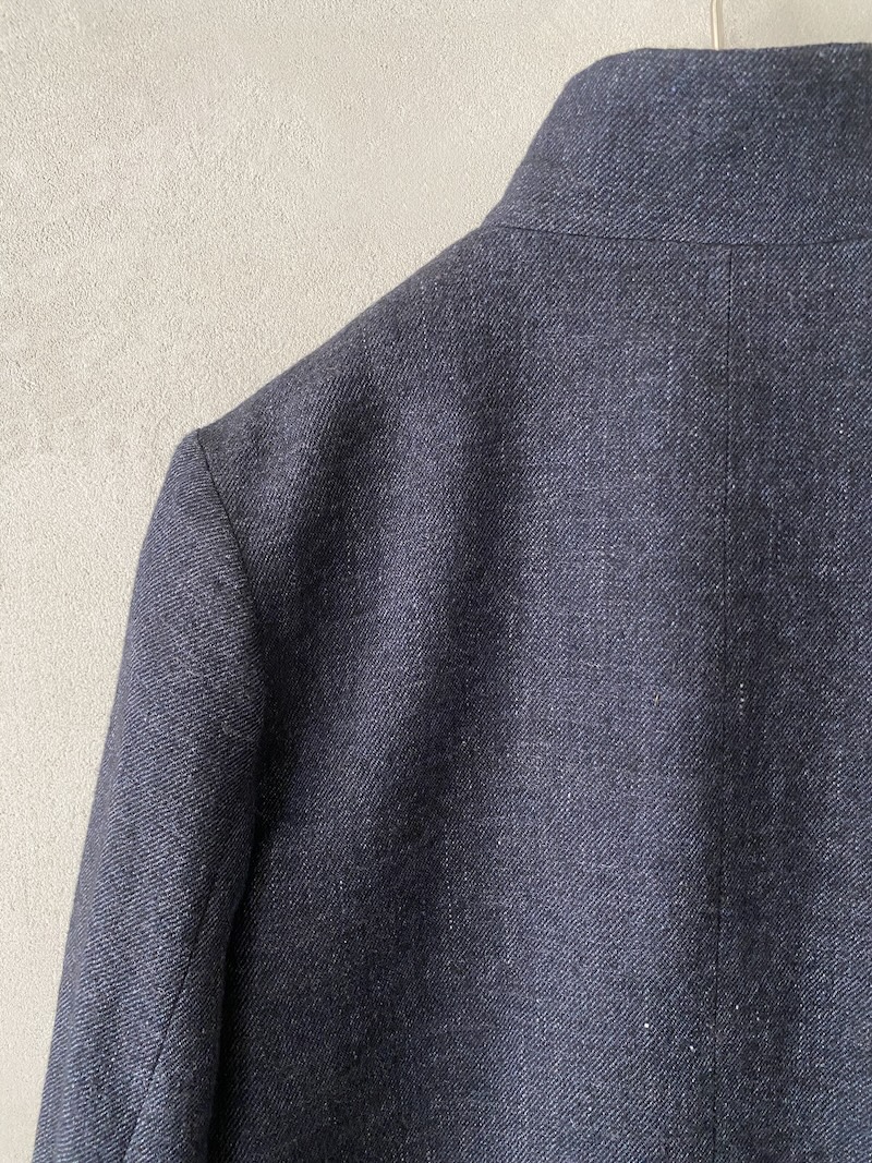 giacca monopetto blu in lino e lana con revers asimmetrico Marina Lari