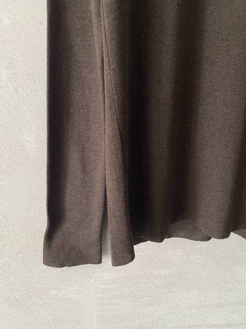 maglia marrone in jersey di seta con scollo a V Marina Lari