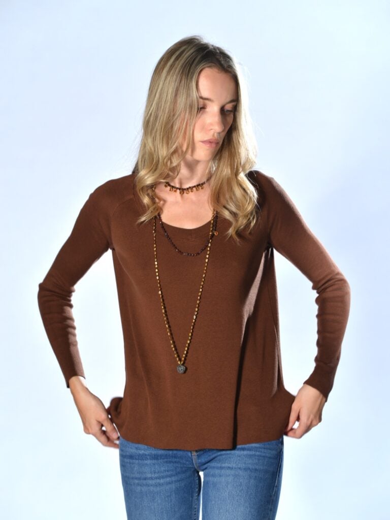 maglia ruggine in jersey di seta con scollo a V Marina Lari